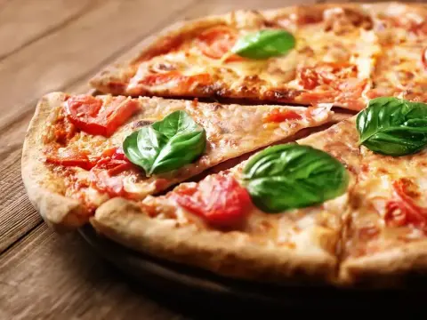 Ile kosztuje pizza guseppe? Ceny, które zaskoczą każdego miłośnika