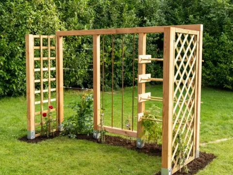 Baustahlmatten im Garten clever als Rankhilfe nutzen