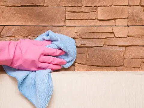 Jak czyścić kamień dekoracyjny gipsowy? Bezpieczne metody i impregnacja