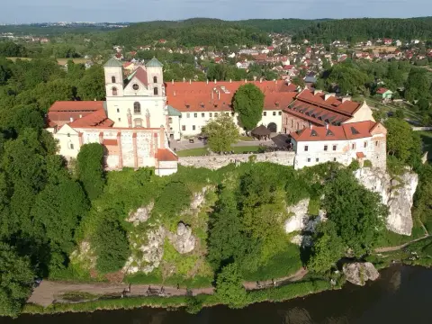 Tyniec: Czy to najpiękniejszy kościół w okolicach Krakowa?