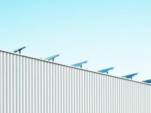  Zestaw fotowoltaiczny na działkę - jak wybrać najlepszy system solarny?