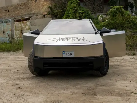 Ile kosztuje Tesla Cybertruck w Polsce? Sprawdź ukryte koszty!