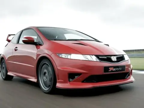 Honda Civic VIII Type R: Kompleksowy tuning dla entuzjastów mocy