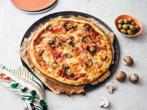Pizza Reine - Le Secret d'une Recette Maison Équilibrée