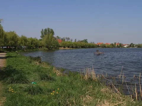 Jezioro Kunickie: najlepsze miejsca na wędkowanie i żeglarstwo w regionie