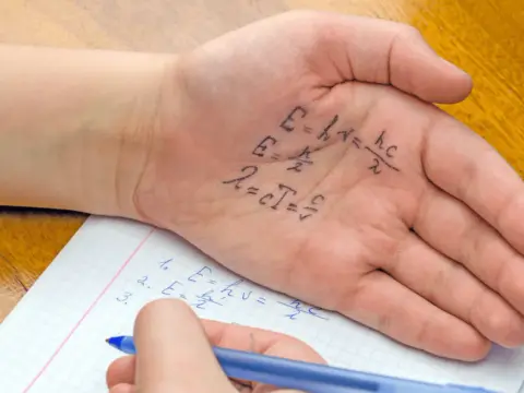 Spicken in der Schule - Folgen & richtige Reaktion