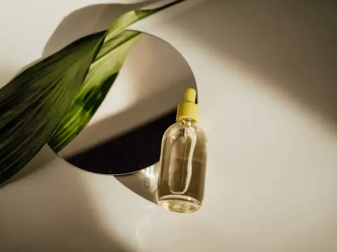 Maksymalna skuteczność serum na twarz? Odkryj sekrety aplikacji!