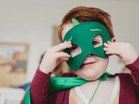 Drachen schminken für Kinder - so gelingt das Motiv