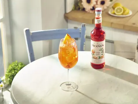 Aperitif spritz w domu - proporcje, warianty i przekąski