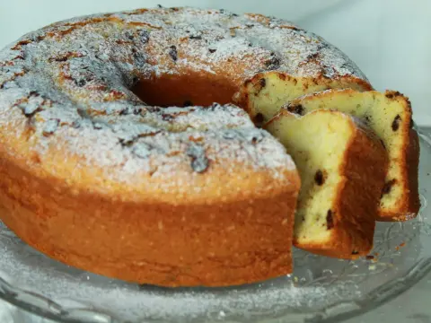 Ciambellone allo Yogurt Perfetto - La Ricetta Morbida e Facile