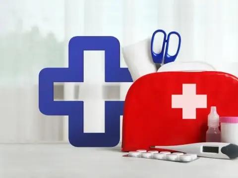 Opiekun medyczny a opatrunki - Co wolno, a czego nie?