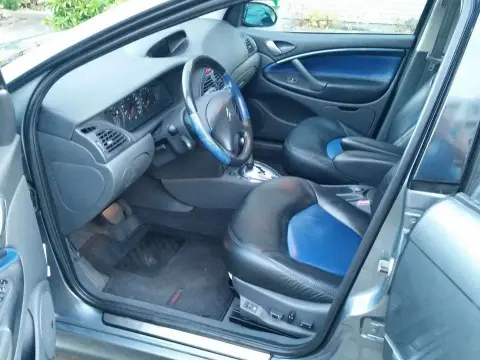 Tuning wnętrza Citroena C5: Jak stworzyć unikalną kabinę