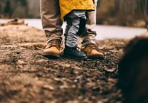 Jakie buty na grzyby wybrać, aby uniknąć mokrych stóp?