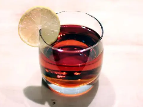 Co zrobić z Martini Rosato? 4 proste drinki i proporcje