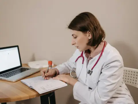 Czy lekarz ma wgląd do wykupionych recept? Sprawdź, co to oznacza dla Ciebie