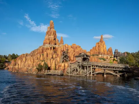 Disneyland Paris planen - die besten Attraktionen und Tipps