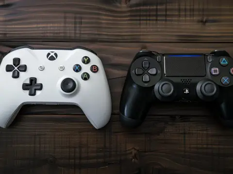Xbox One czy PlayStation 4: PS4 czy Xbox - Którą konsolę wybierzesz?