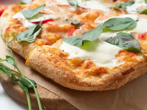 Najlepsze sery do pizzy: jak wybrać idealne połączenia smakowe