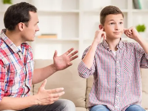 Czy kłótnia z rodzicami to grzech ciężki? Zrozum swoje emocje i winy