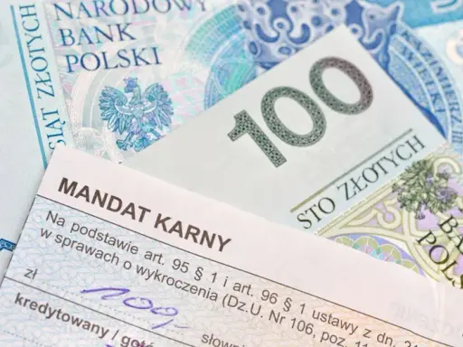 Grzywny za wykroczenia: jak płacić, odmawiać i kiedy się przedawniają?