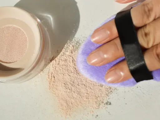 Paese Illuminating Covering Powder: Krycie + Blask. Czy warto?