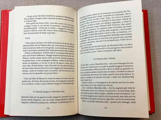 Libri di Paolo Nori: un saggio confronta Tolstoj e Dostoevskij, analizzando le loro vite e opere.