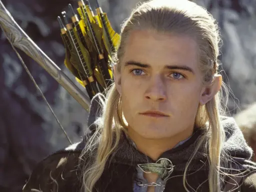 Orlando Bloom som Legolas i filmerna om Sagan om Ringen, med pilbåge och pilar redo.
