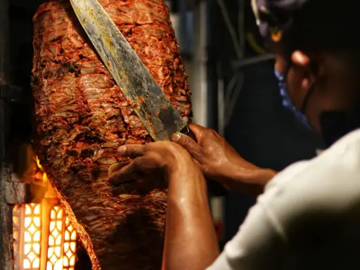 Kebab kraftowy: Co to znaczy? Odkryj prawdziwą jakość mięsa
