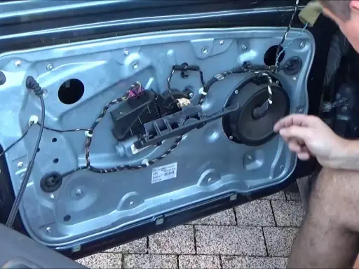 Szyba w Volvo V40 nie działa? Napraw mechanizm: Poradnik i Koszty
