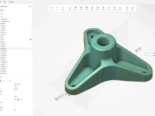 Modellazione 3D di un componente con software CAD CAM CNC. Il modello presenta dettagli precisi e quote dimensionali.