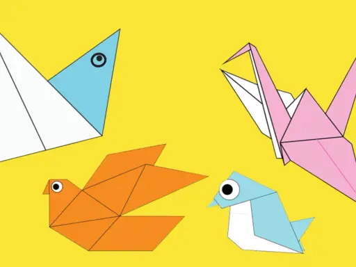 Vier bunte Origami-Vögel, darunter ein blauer Vogel, ein orangefarbener Vogel und ein rosa Kranich, scheinen sich auf einem gelben Hintergrund zu unterhalten. Ein weiterer blauer Vogel, der einem Origami-Pfau ähnelt, blickt nach links.