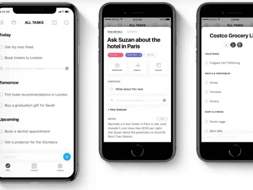 Trois écrans d'une application d'organisation sur iPhone : une liste de tâches, le détail d'une tâche et une liste de courses.