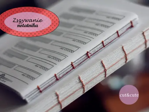 Jak wyprostować kartki w książce? Skuteczne domowe metody!