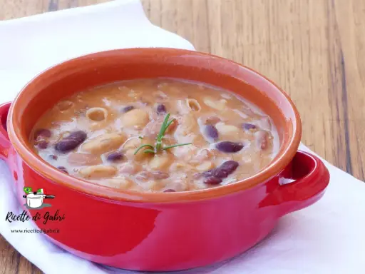 Minestra Fagioli e Patate: il Segreto della Ricetta Cremosa e Gustosa