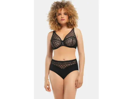 Modella con un seno largo indossa un completo intimo nero in pizzo trasparente.