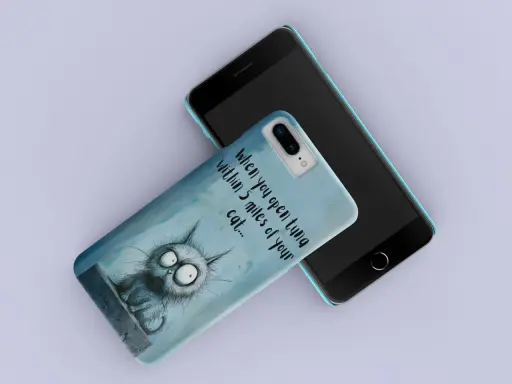Śmieszne etui na telefon z kotem, który reaguje na zapach tuńczyka.