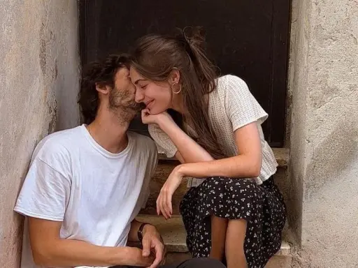 Jak pisać z dziewczyną? Poradnik krok po kroku do randki