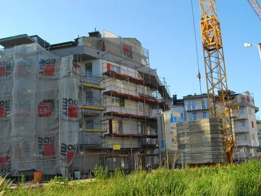 Ile deweloper zarabia na bloku? Zysk netto i ukryte koszty