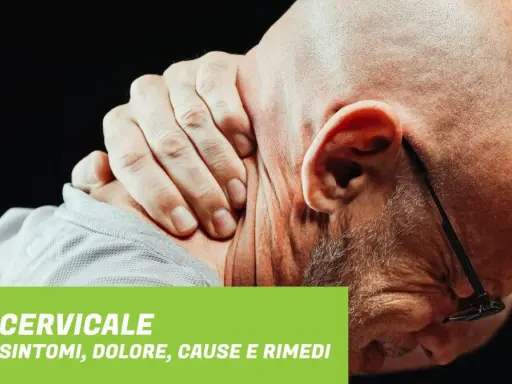 Uomo con dolore alla cervicale, che si massaggia il collo. La Tachipirina per cervicale va bene per alleviare il fastidio.