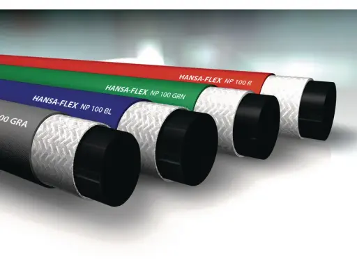 Jak dobrać odpowiednie węże hydrauliczne do maszyn budowlanych i rolniczych? Zobacz różne rodzaje węży: niebieskie, czarne, żółte i z końcówkami.
