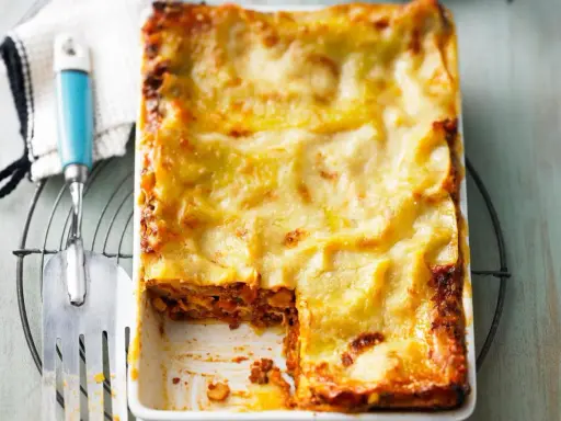 Herzhafte Lasagne, perfekt für Familienessen. Hier sind tolle lasagne rezepte!