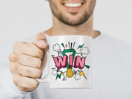 Taza blanca con diseño "WIN" y medalla, ideal para aprender como hacer tazas personalizadas y celebrar victorias.