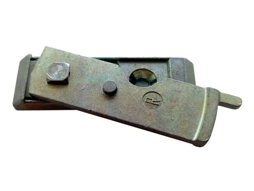 Metallteil mit Schraube und Hebel, Teil einer Fehlbedienungssperre für Fenster.