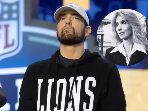 Eminem jako muzyk, w czarnej bluzie z kapturem z napisem "LIONS", obok okrągłego zdjęcia kobiety.