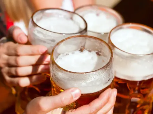 Pijesz piwo codziennie? Sprawdź, co dzieje się z Twoim ciałem