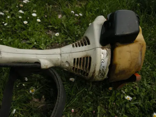Kosa Stihl czy Makita? Porównanie, które rozwieje Twoje wątpliwości