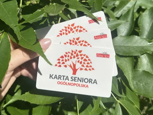 Karta Seniora Ogólnopolska. Dowiedz się, jak uzyskać kartę seniora i korzystać z jej przywilejów.