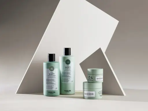 Vegane Haarpflege von Maria Nila: Shampoo, Conditioner und Fixierwachs für geschmeidiges, farbbrillantes Haar.