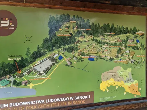 Mapa Muzeum Budownictwa Ludowego w Sanoku. Pokazuje rozmieszczenie sektorów: galicyjski rynek, pastoralny, bojkowski, łemkowski, doliniański, dworski, naftowy i pogórzański.