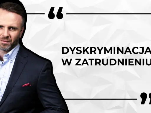 Mężczyzna w garniturze, cytat: "Dyskryminacja w zatrudnieniu". Unikaj odmowy przyjęcia do pracy przez pracodawcę.